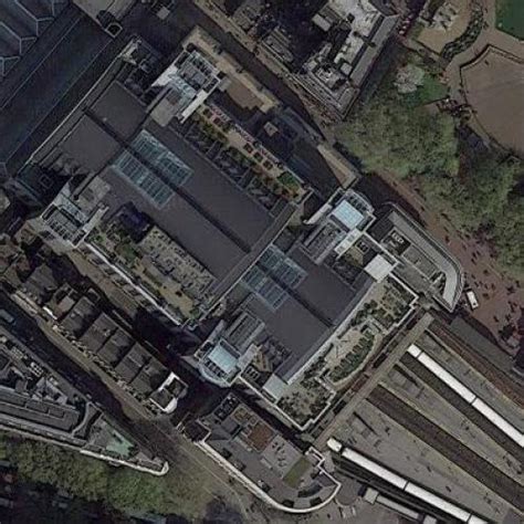 charing cross station google maps